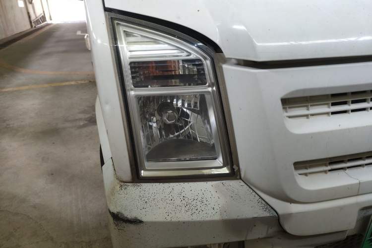 Used Ruichi EC35 2020 EC35 II Long-Range Version 41.86 kWh Right Front Headlight