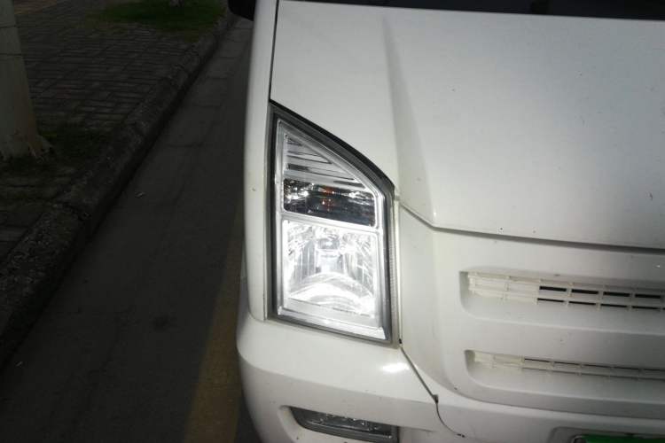Used Ruichi EC35 2020 EC35 II Long-Range Version 41.86 kWh Right Front Headlight