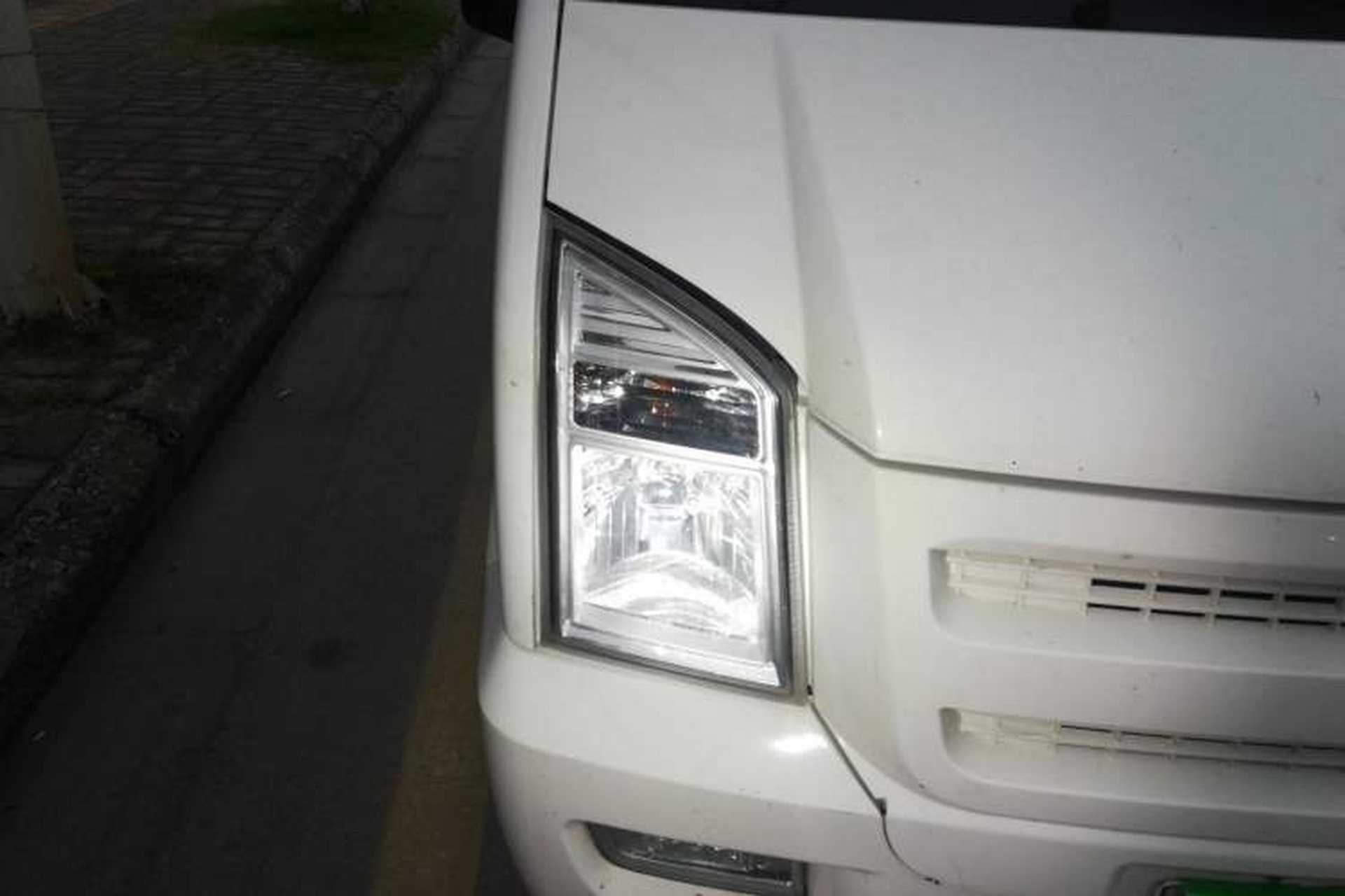 Used Ruichi EC35 2020 EC35 II Long-Range Version 41.86 kWh Right Front Headlight