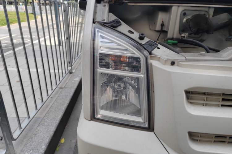 Used Ruichi EC35 2020 EC35 II Long-Range Version 41.86 kWh Right Front Headlight