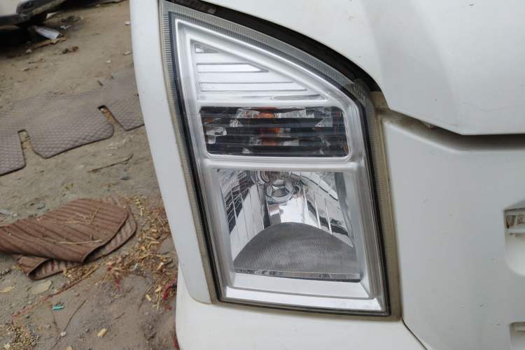 Used Ruichi EC35 2020 EC35 II Long-Range Version 41.86 kWh Right Front Headlight