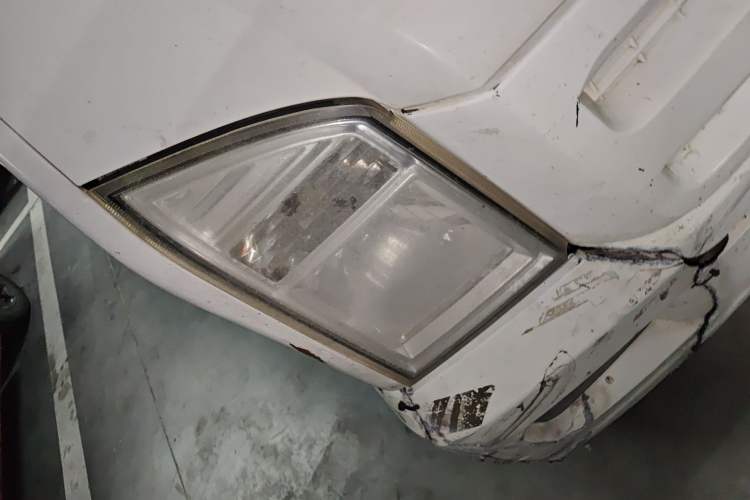 Used Ruichi EC35 2020 EC35 II Standard Edition 38.7 kWh Right Front Headlight