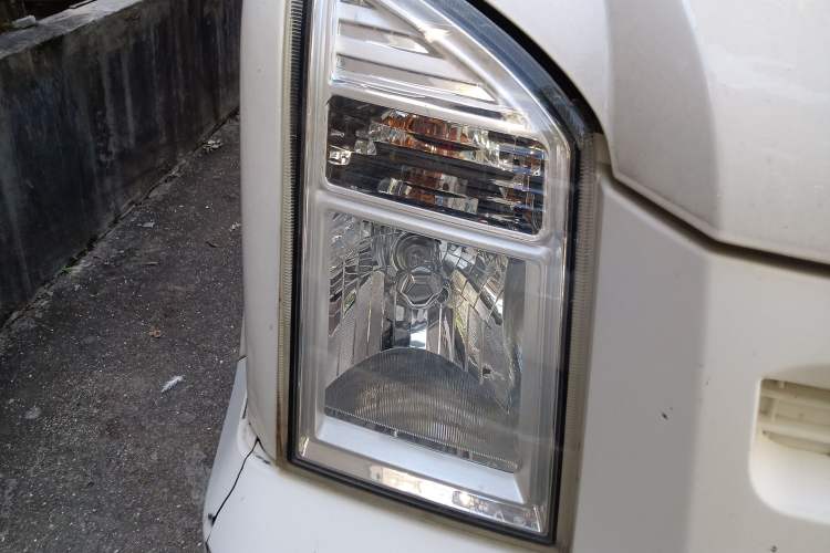Used Ruichi EC35 2020 EC35 II Standard Edition 38.7 kWh Right Front Headlight