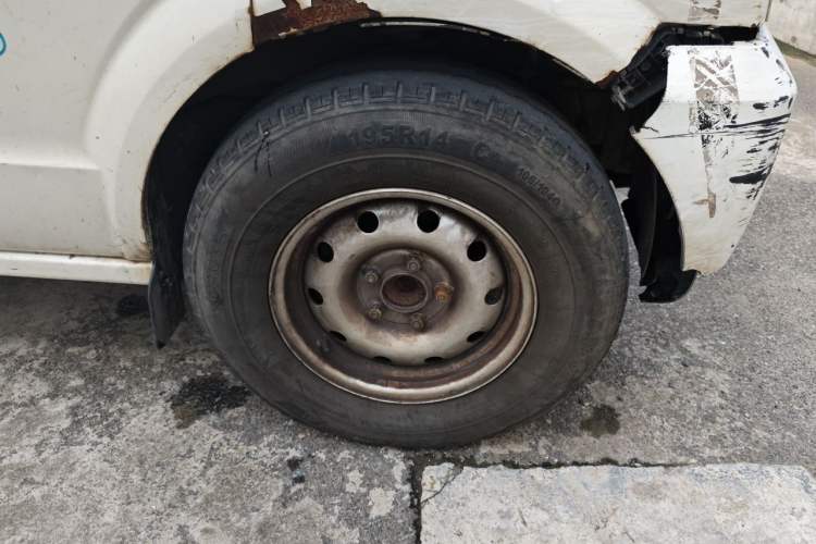 Used Ruichi EC35 2020 EC35 II Standard Edition 38.64 kWh Right Front Wheel Hub