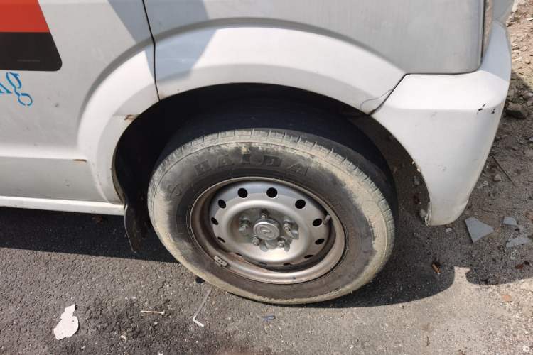 Used Ruichi EC35 2020 EC35 II Standard Edition 38.7 kWh Right Front Wheel Hub