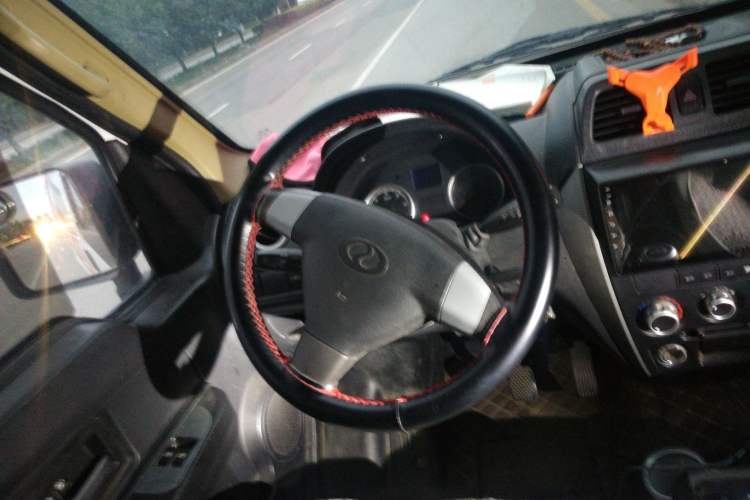 Used Ruichi EC35 2020 EC35 II Long-Range Version 41.86 kWh Steering Wheel