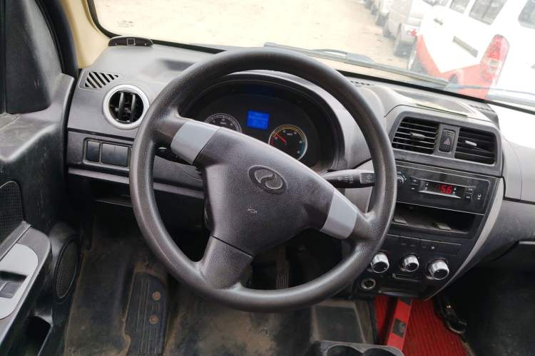 Used Ruichi EC35 2020 EC35 II Long-Range Version 41.86 kWh Steering Wheel