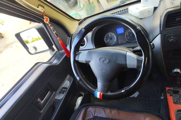 Used Ruichi EC35 2020 EC35 II Long-Range Version 41.86 kWh Steering Wheel