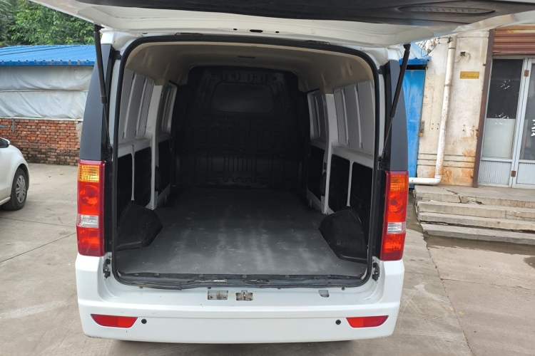 Used Ruichi EC35 2020 EC35 II Long-Range Version 41.86 kWh Trunk