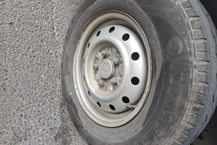 Used Ruichi EC35 2021 EC35 II Standard Edition 38.7 kWh Right Front Wheel Hub