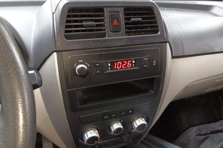 Used Ruichi EC35 2021 EC35 II Standard Edition 38.7 kWh Audio And AC Panel