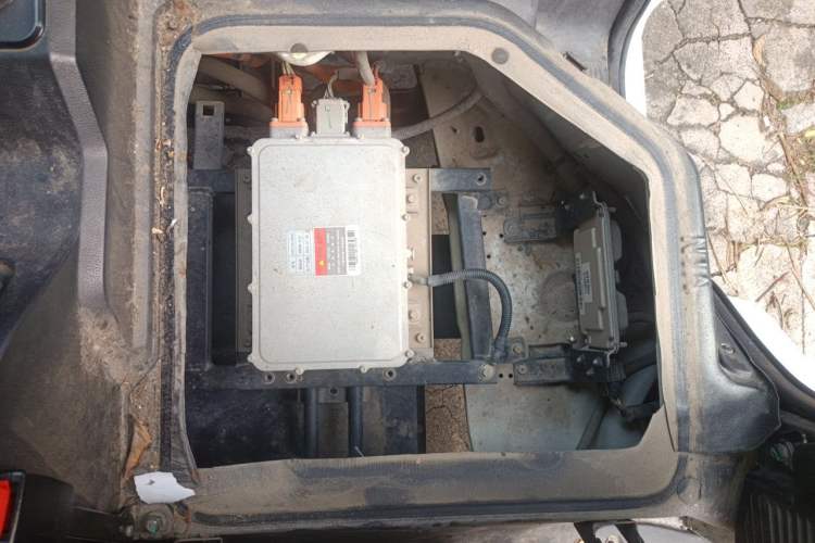 Used Ruichi EC35 2021 EC35 II Creative Edition 36.288 kWh Engine Bay Left