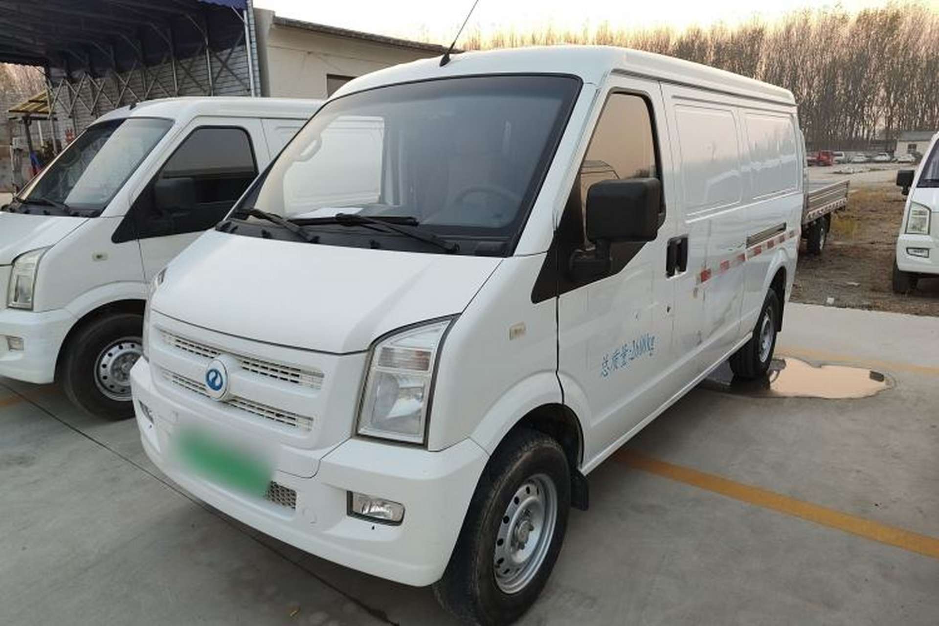 Used Ruichi EC35 2021 EC35 III Long-Range Version 41.86 kWh Front Left 45 Deg