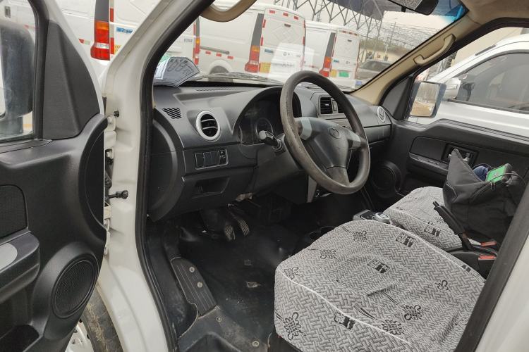 Used Ruichi EC35 2021 EC35 III Long-Range Version 41.86 kWh Interior 3