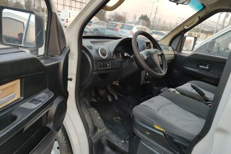 Used Ruichi EC35 2021 EC35 III Long-Range Version 41.86 kWh Interior 3