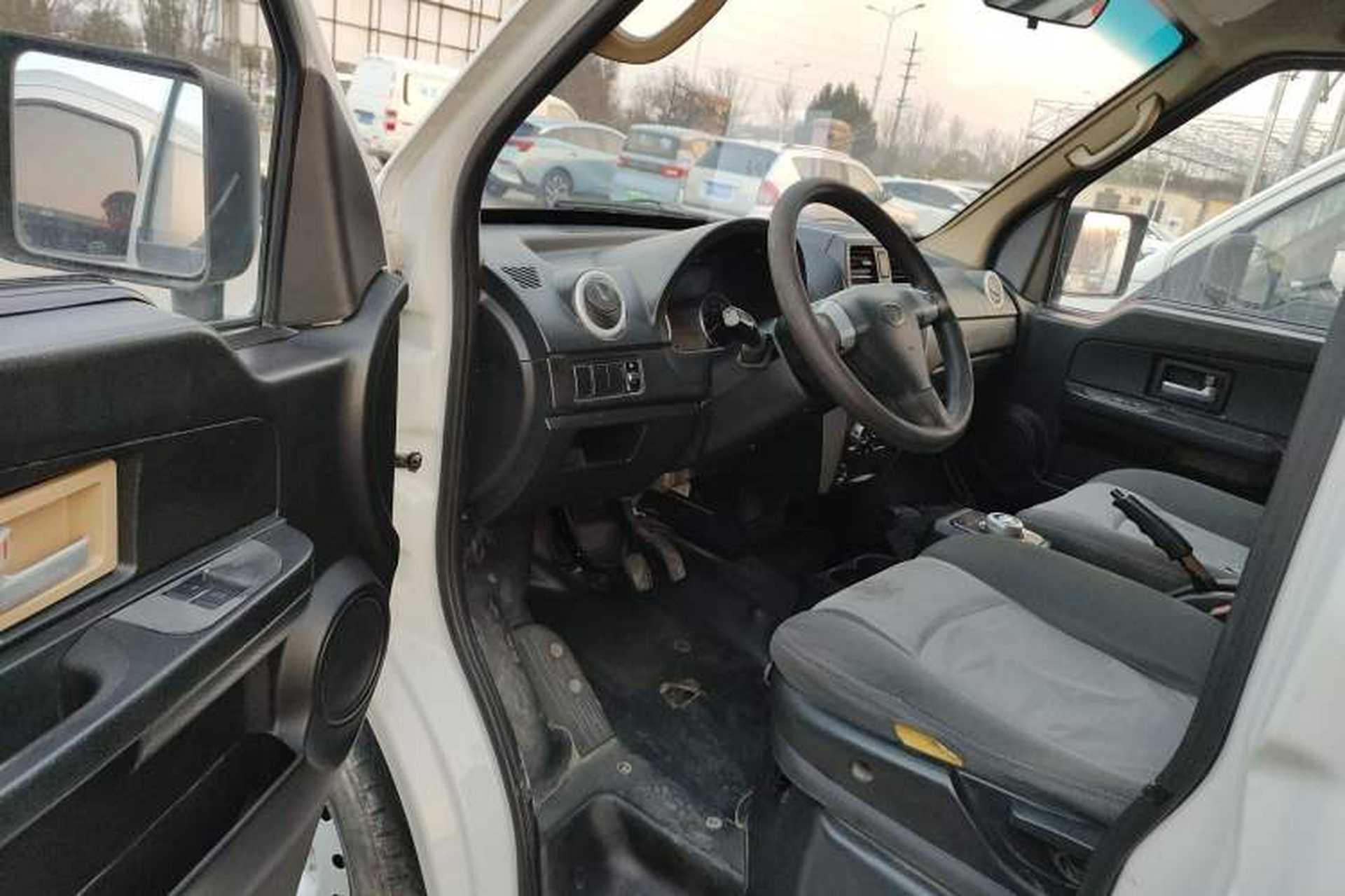 Used Ruichi EC35 2021 EC35 III Long-Range Version 41.86 kWh Interior 3