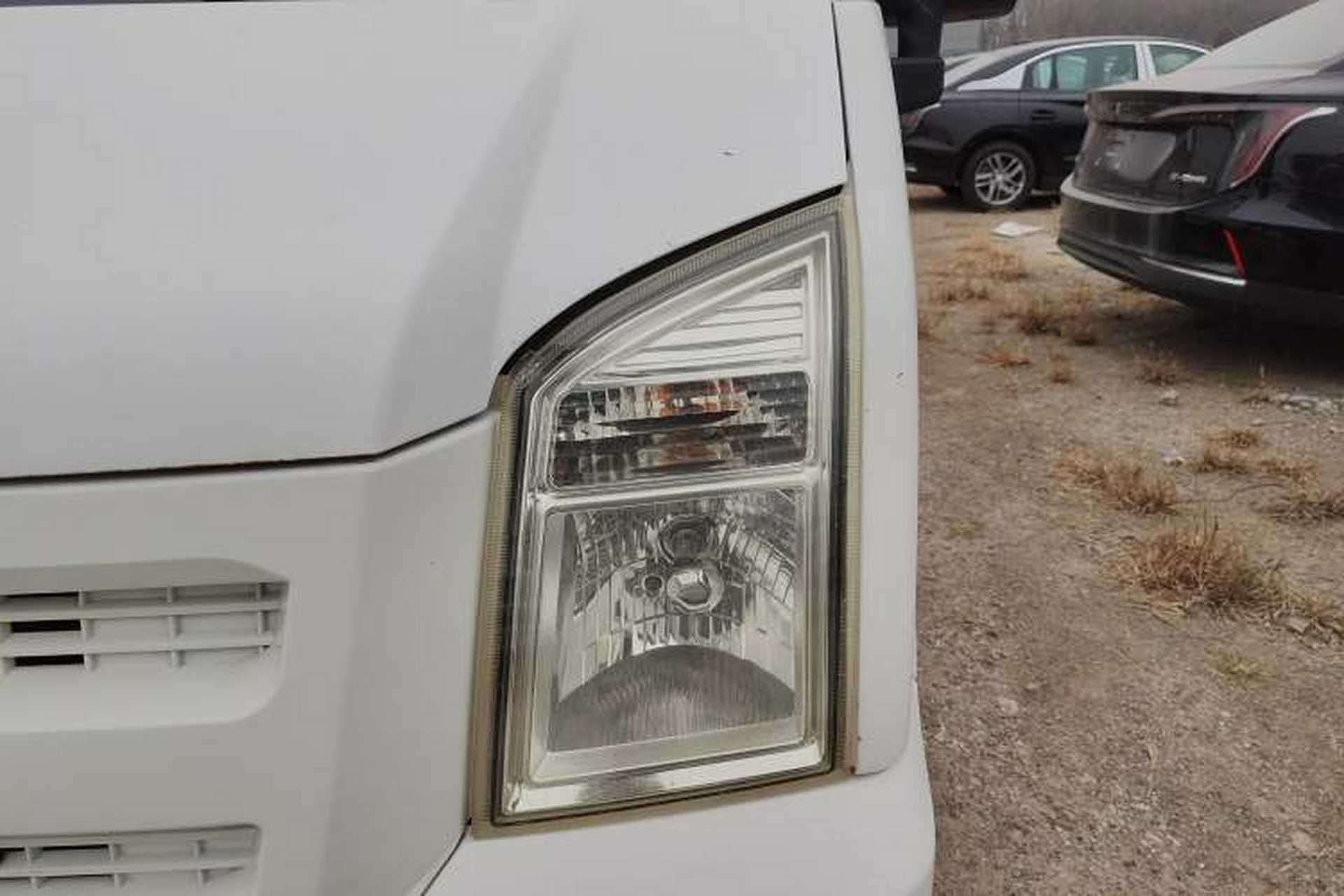 Used Ruichi EC35 2021 EC35 III Long-Range Version 41.86 kWh Left Front Headlight