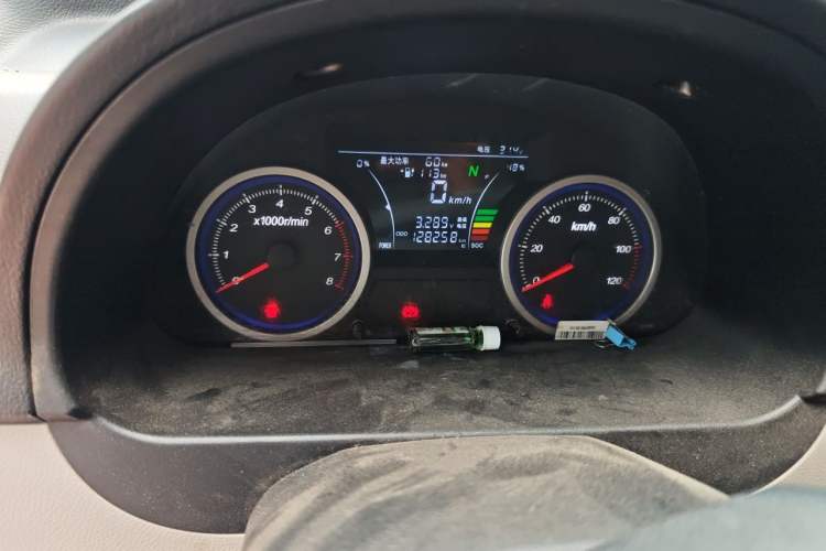 Used Ruichi EC35 2021 EC35 II Creative Edition 36.288 kWh Odometer Close Up