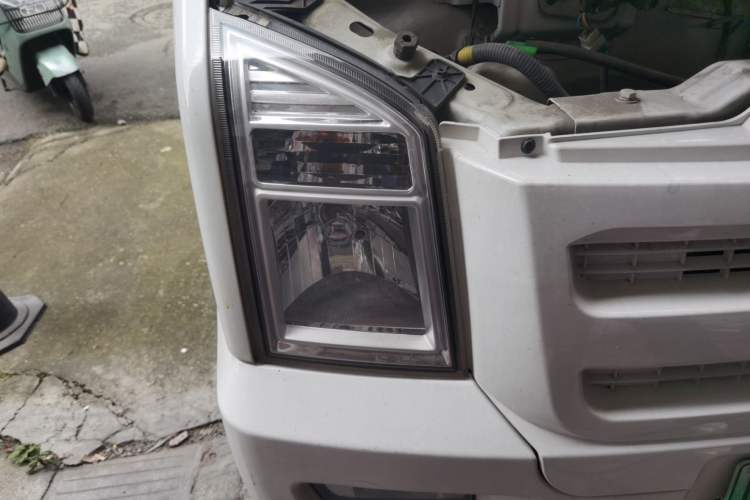 Used Ruichi EC35 2021 EC35 II Long-Range Version 41.932 kWh Right Front Headlight