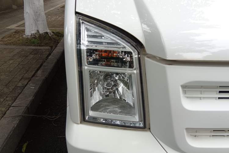 Used Ruichi EC35 2021 EC35 II Standard Edition 38.7 kWh Right Front Headlight