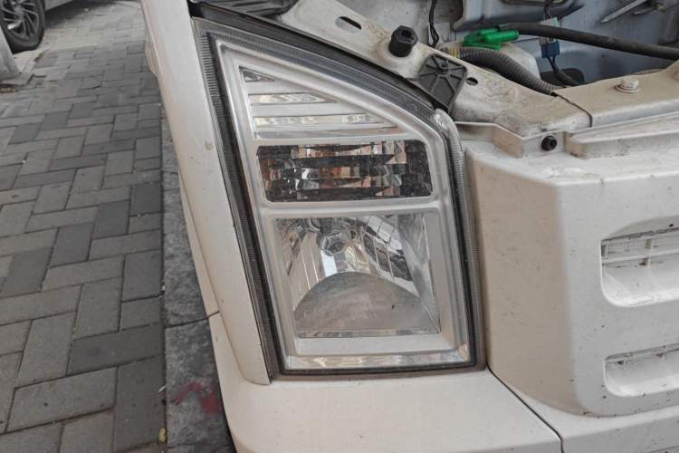Used Ruichi EC35 2021 EC35 II Custom Edition 31.25 kWh Right Front Headlight
