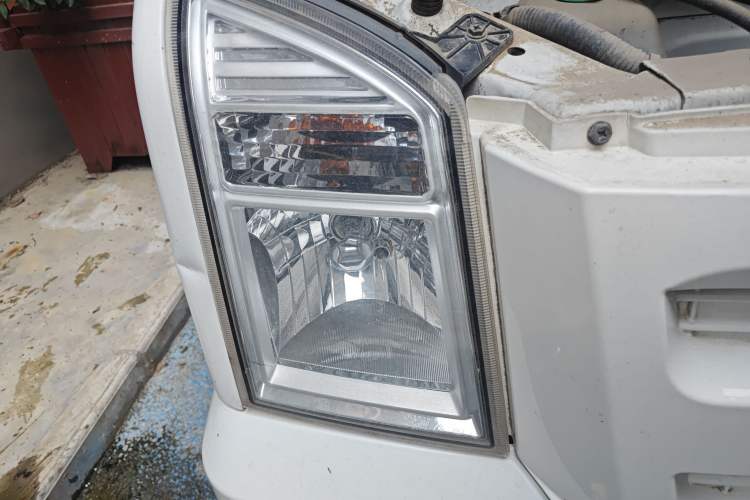 Used Ruichi EC35 2021 EC35 II Standard Edition 38.64 kWh Right Front Headlight