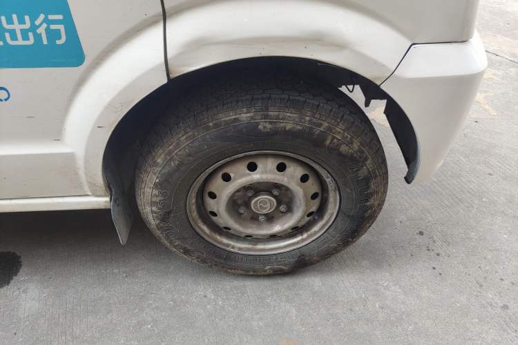 Used Ruichi EC35 2021 EC35 II Standard Edition 38.64 kWh Right Front Wheel Hub