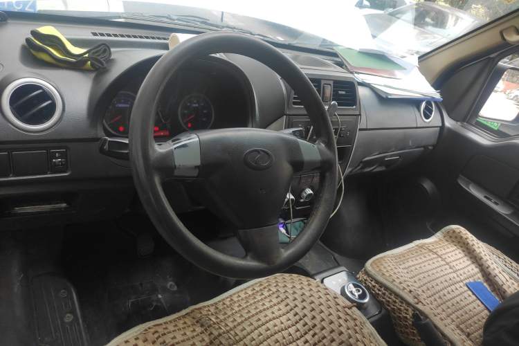 Used Ruichi EC35 2021 EC35 II Standard Edition 38.64 kWh Steering Wheel