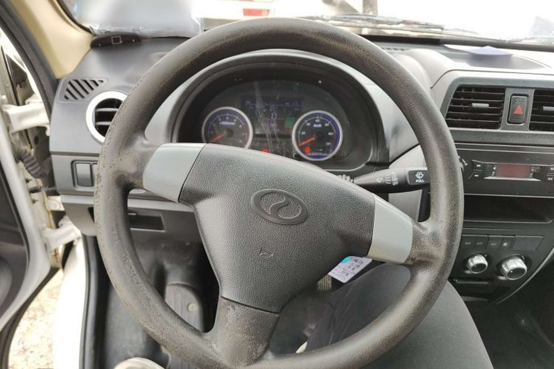 Used Ruichi EC35 2021 EC35 III Long-Range Version 41.86 kWh Steering Wheel