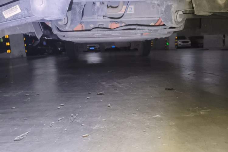 Used Ruichi EC35 2022 EC35 II Creative Edition 36.288 kWh Chassis Front