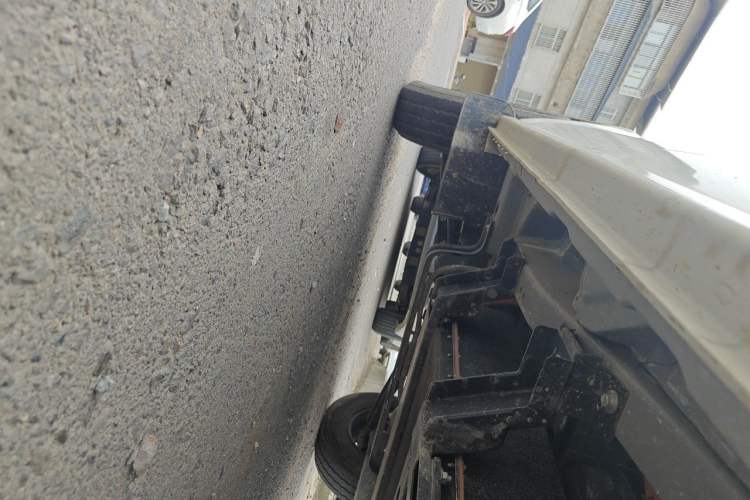 Used Ruichi EC35 2022 EC35 II Standard Edition 39.42 kWh Chassis Front Left