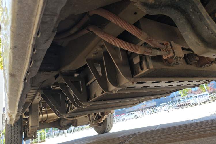 Used Ruichi EC35 2022 EC35 II Creative Edition 36.288 kWh Chassis Front Right