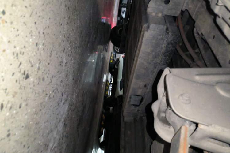 Used Ruichi EC35 2022 EC35 II Long-Range Version 41.85 kWh Chassis Rear Left
