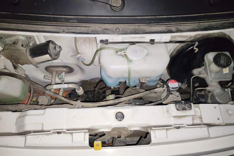 Used Ruichi EC35 2022 EC35 II Creative Edition 36.288 kWh Engine Bay