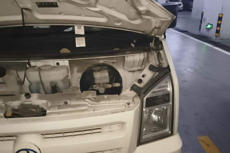 Used Ruichi EC35 2022 EC35 II Creative Edition 36.288 kWh Engine Bay Left