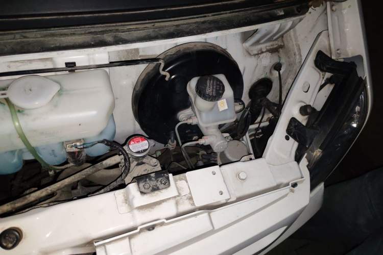 Used Ruichi EC35 2022 EC35 II Creative Edition 36.288 kWh Engine Bay Left