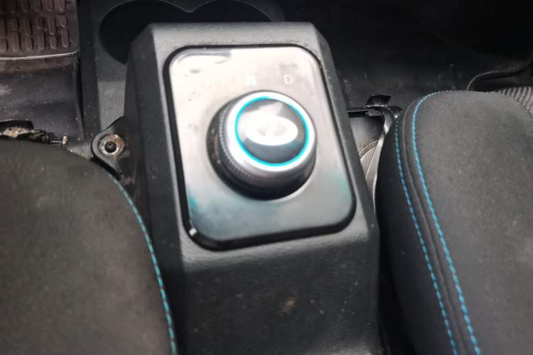 Used Ruichi EC35 2022 EC35 II Standard Edition 39.42 kWh Gear Lever