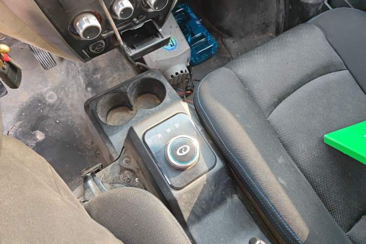 Used Ruichi EC35 2022 EC35 II Standard Edition 38.64 kWh Gear Lever
