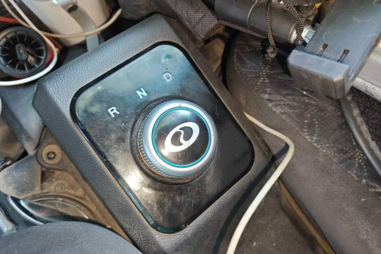 Used Ruichi EC35 2022 EC35 II Long-Range Version with 41.86 kWh Gear Lever