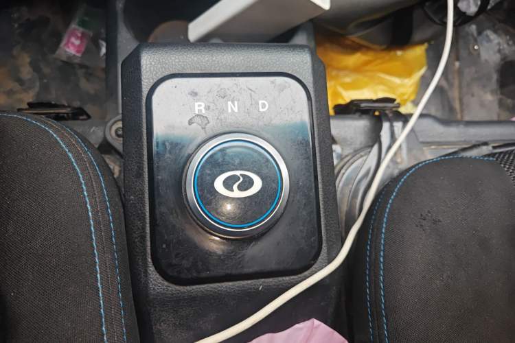 Used Ruichi EC35 2022 EC35 II Standard Edition 38.64 kWh Gear Lever