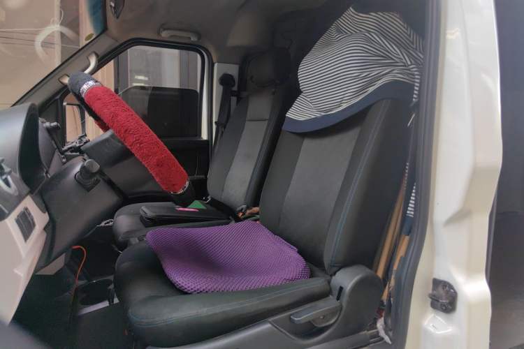 Used Ruichi EC35 2022 EC35 II Standard Edition 39.42 kWh Left Front Seat