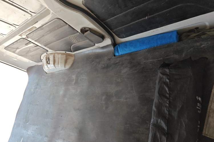 Used Ruichi EC35 2022 EC35 II Long-Range Version with 41.86 kWh Left Rear Seat