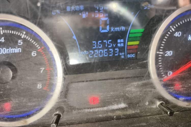 Used Ruichi EC35 2022 EC35 II Custom Edition 31.25 kWh Odometer Close Up