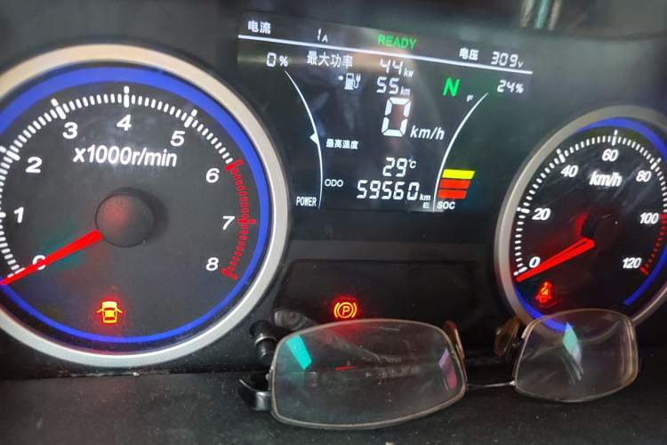 Used Ruichi EC35 2022 EC35 II Standard Edition 38.64 kWh Odometer Close Up