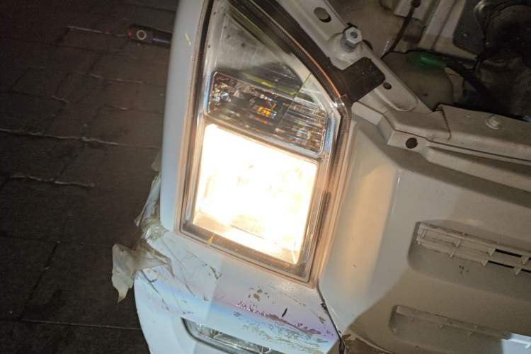 Used Ruichi EC35 2022 EC35 II Custom Edition 31.25 kWh Right Front Headlight