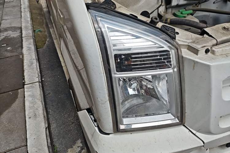 Used Ruichi EC35 2022 EC35 II Standard Edition 38.64 kWh Right Front Headlight