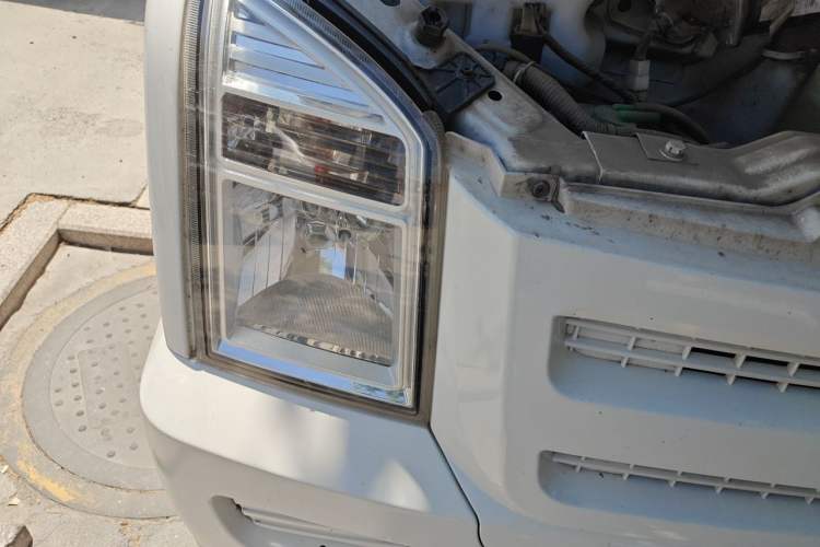 Used Ruichi EC35 2022 EC35 II Long-Range Version with 41.86 kWh Right Front Headlight