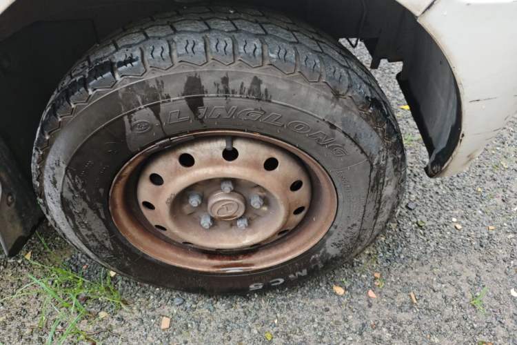Used Ruichi EC35 2022 EC35 II Standard Edition 38.64 kWh Right Front Wheel Hub