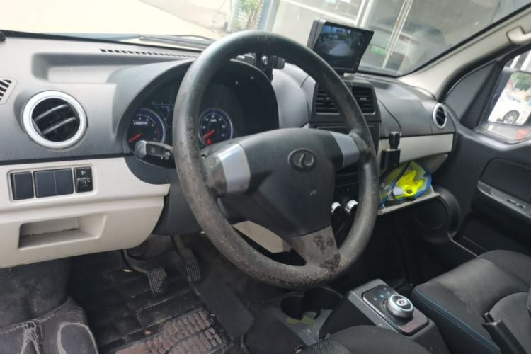 Used Ruichi EC35 2022 EC35 II Standard Edition 39.42 kWh Steering Wheel