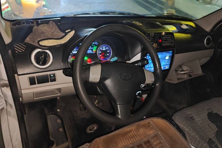 Used Ruichi EC35 2022 EC35 II Custom Edition 31.25 kWh Steering Wheel